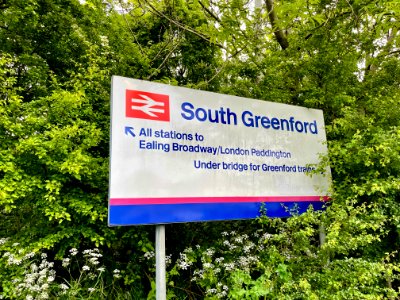 Entrance sign of Platform 2 of South Greenford, 2021 photo