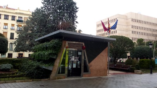 Entrada al Refugio Antiaéreo Búnker del Altozano. Centro de Interpretación y Sensibilización para la Paz. Plaza del Altozano. Albacete