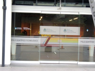 Entrada al MinCyT C3