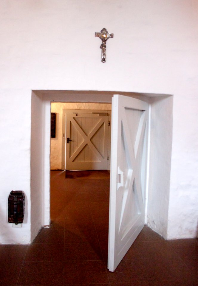 Entrance of the church of Jelling, July 2015