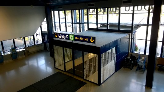 Entrance Oulu Airport Terminal 20150725