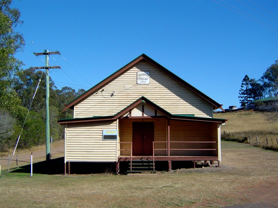 Entrance Pine Mountain Community Hall