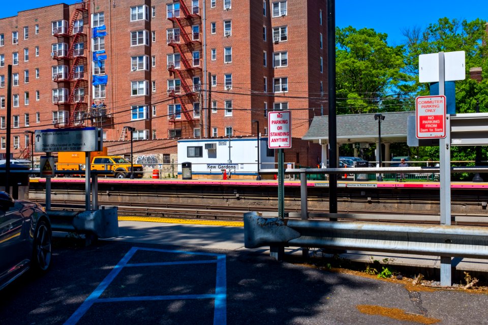 Entrance to Kew Gardens LIRR station