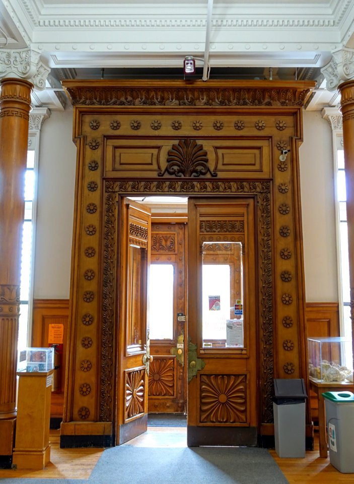 Entryway - Redpath Museum - McGill University - Montreal, Canada - DSC07814