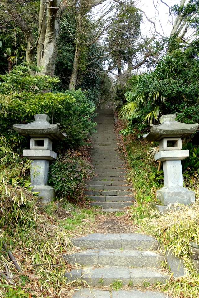 Entry - Tombs of Oe no Hiromoto, Shimazu Tadahisa and Mori Suemitsu - Kamakura, Kanagawa, Japan - DSC08405