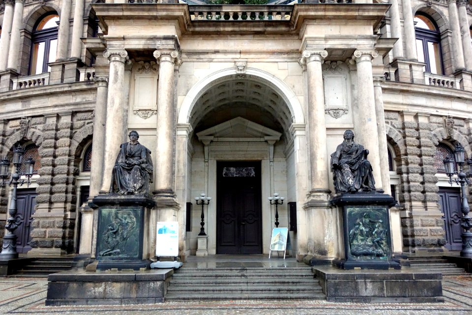 Entry - Semperoper, Dresden - DSC07843