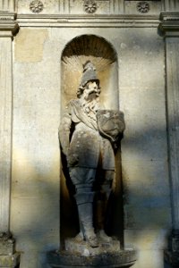 Entryway figure - Rushton Hall - Northamptonshire, England - DSC09494