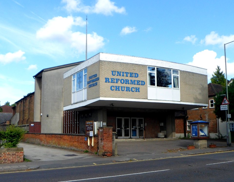 Epsom United Reformed Church, Church Road, Epsom (August 2013) (1)