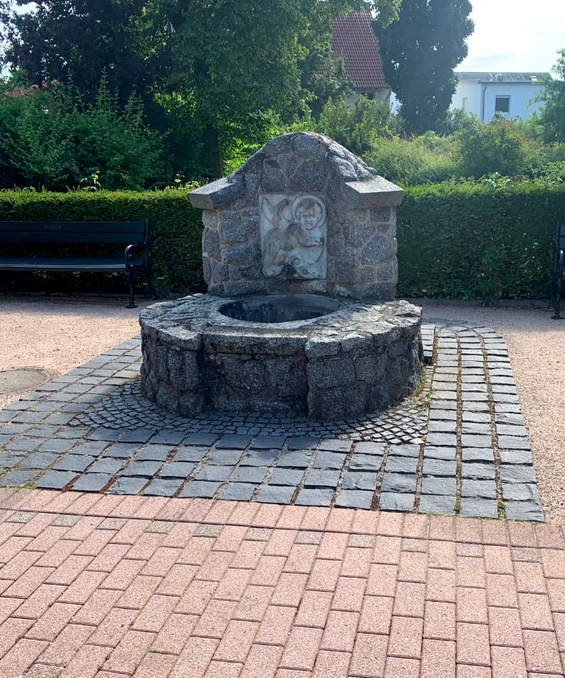 Eppelheim, Friedhof, Brunnen