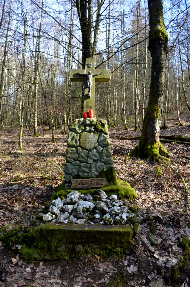 Eppstein, Sauer-Kreuz