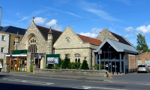Epsom Methodist Church, South Street, Epsom (August 2013) (2)