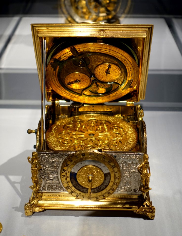 Equation clock, made for Landgrave William IV of Hesse-Kassel by Jost Burgi and Hans Jacob Emck, Germany, Kassel, 1591, gilt brass, silver, iron - Metropolitan Museum of Art - New York City - DSC07083