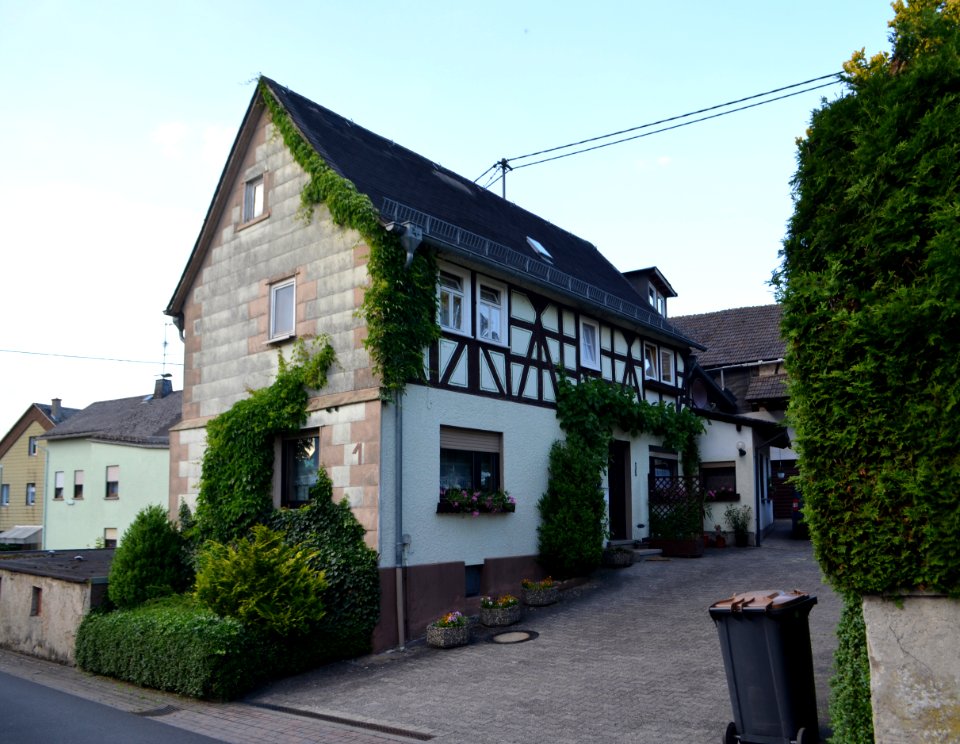 Eppenrod, Bergstraße 1