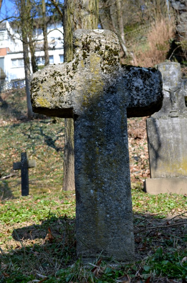 Eppstein, alter Friedhof, Sühnekreuz