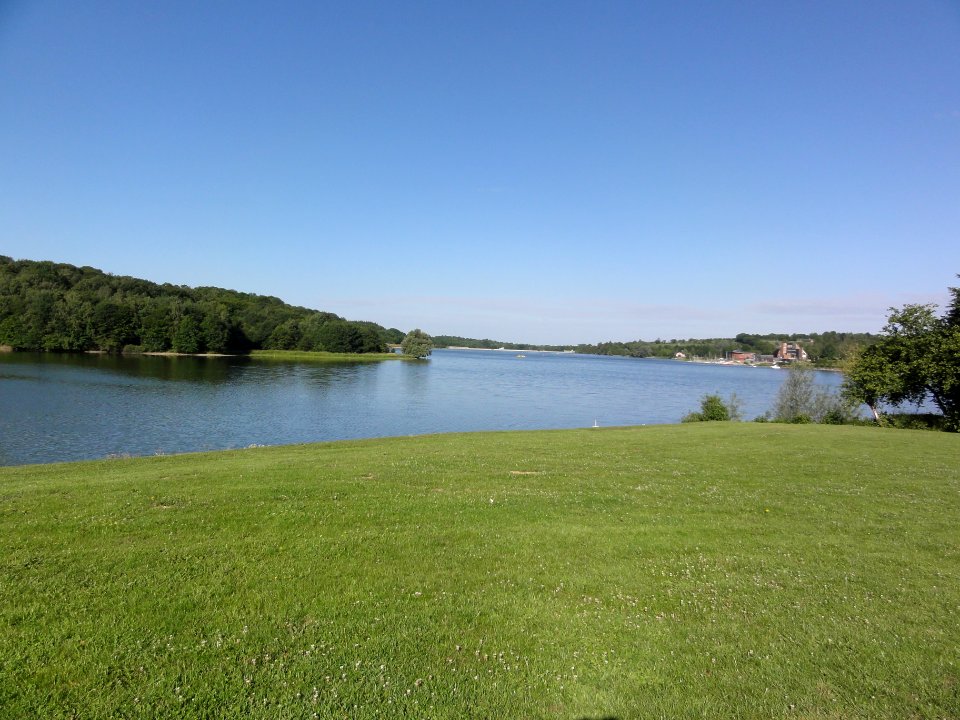 Eppe-Sauvage (Nord, Fr) Lac du Val Joly