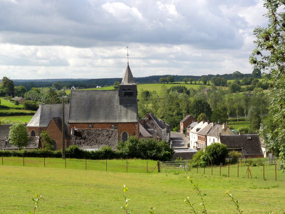 Eppe-Sauvage (Nord, Fr) le village vue de l'est
