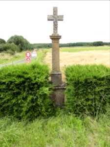 Erbéviller-sur-Amezule (M-et-M) croix de chemin