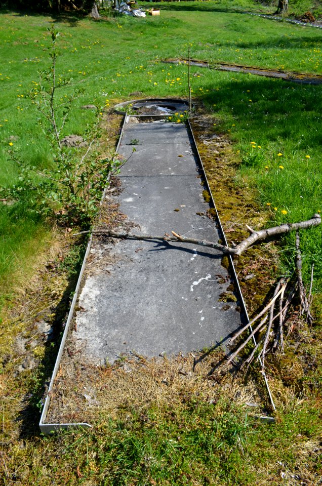 Erbismühle, verfallene Minigolfanlage