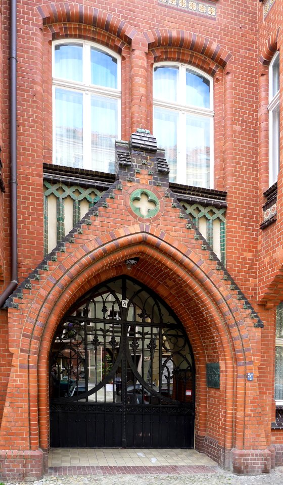 Erlöserkirche (Berlin-Mitte) Eingang Wohngebäude