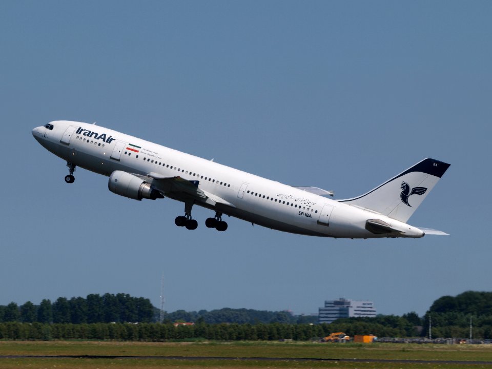 EP-IBA Iran Air Airbus A300B4-605R - cn 723 take-off 21july2013 pic-002