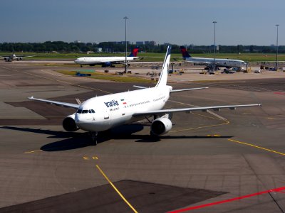 EP-IBA Iran Air Airbus A300B4-605R - cn 723 pushback 21July2013 pic-001