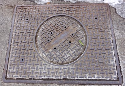 Erased - manhole cover - Cambridge, MA - DSC02639-001