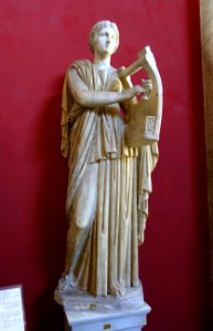 Erato, inv. 317, head is a copy of Aretmide Colonna, Roman from the Villa di Cassio near Tivoli, head is a copy of Aretmide Colonna, 2nd century AD, marble - Museo Pio-Clementino - Vatican Museums - DSC00992