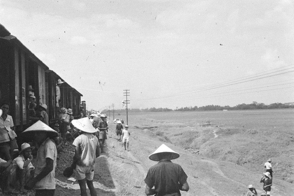Er heerst in de hoek Tjikampek, Poerwakarta en Pagadan Baroe nog steeds onrust. , Bestanddeelnr 1732-9-6