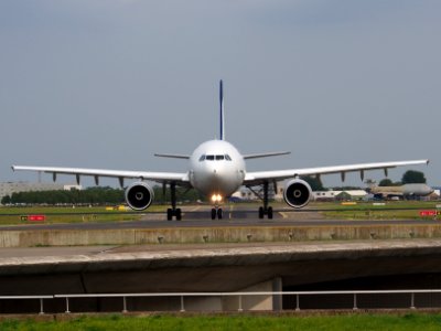 EP-IBB Iran Air Airbus A300B4-605R - cn 727 taxiing 14july2013 pic-002