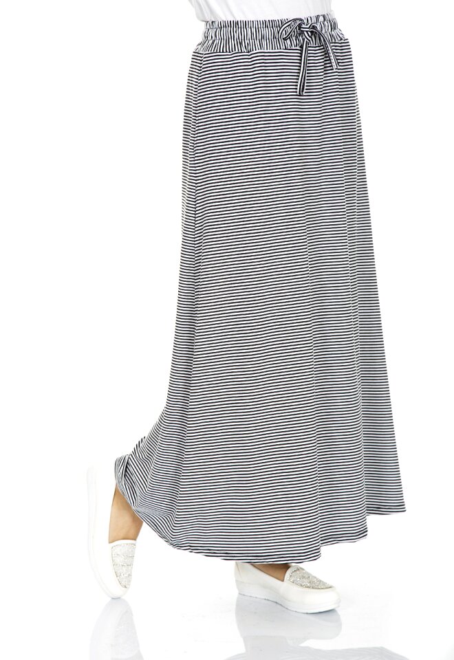Fashion dress standing