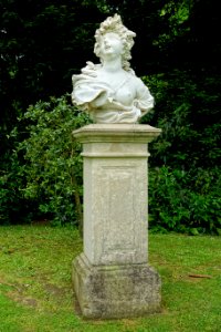 Erato by Filippo Parodi, early 1700s - Waddesdon Manor - Buckinghamshire, England - DSC07547