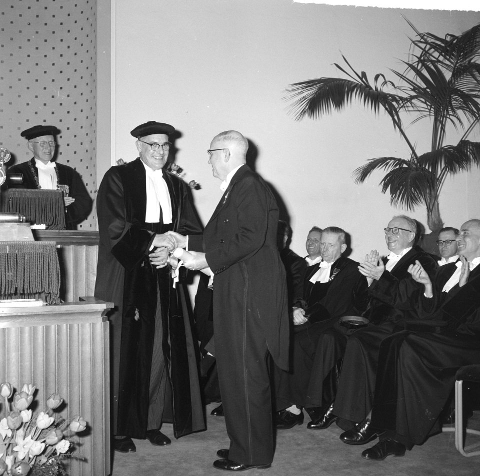 Ere-Doctors van de Landbouwhogeschool te Wageningen. Dr. Th. Oudemans en promoto, Bestanddeelnr 914-9110