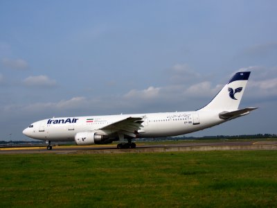 EP-IBB Iran Air Airbus A300B4-605R - cn 727 taxiing 14july2013 pic-008