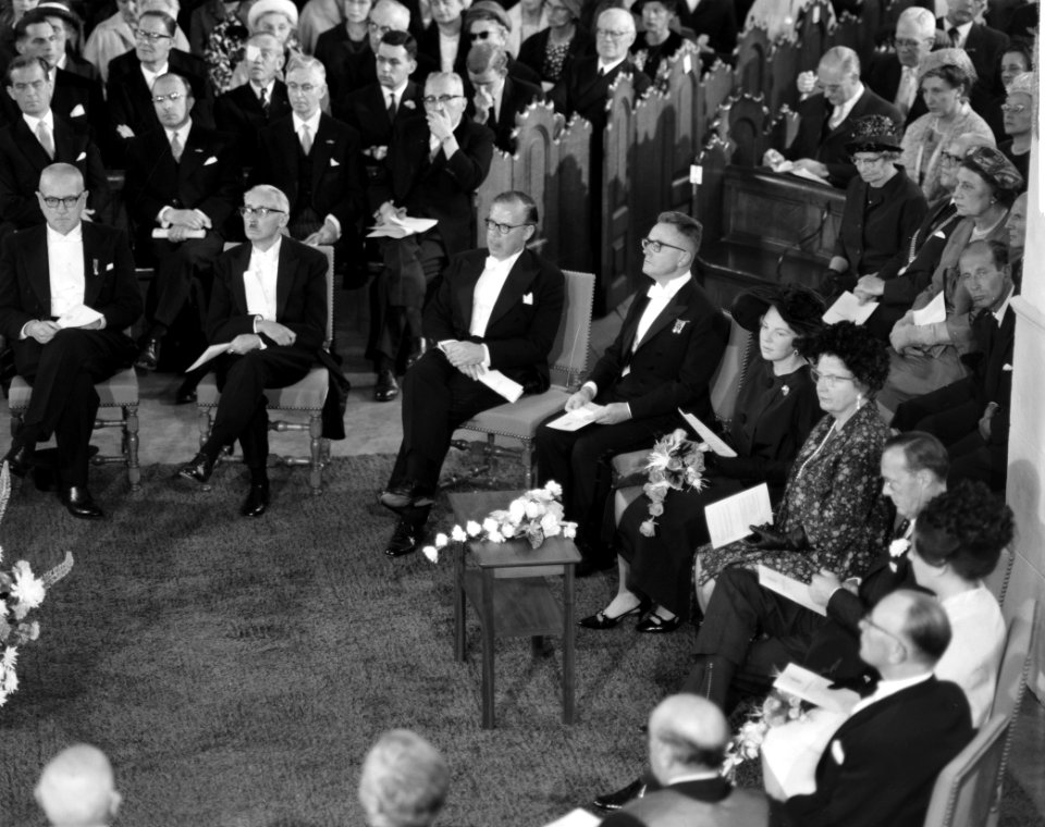 Eredoctoraat voor Koningin Juliana in Martinikerk te Groningen verleend, overzic, Bestanddeelnr 916-5738