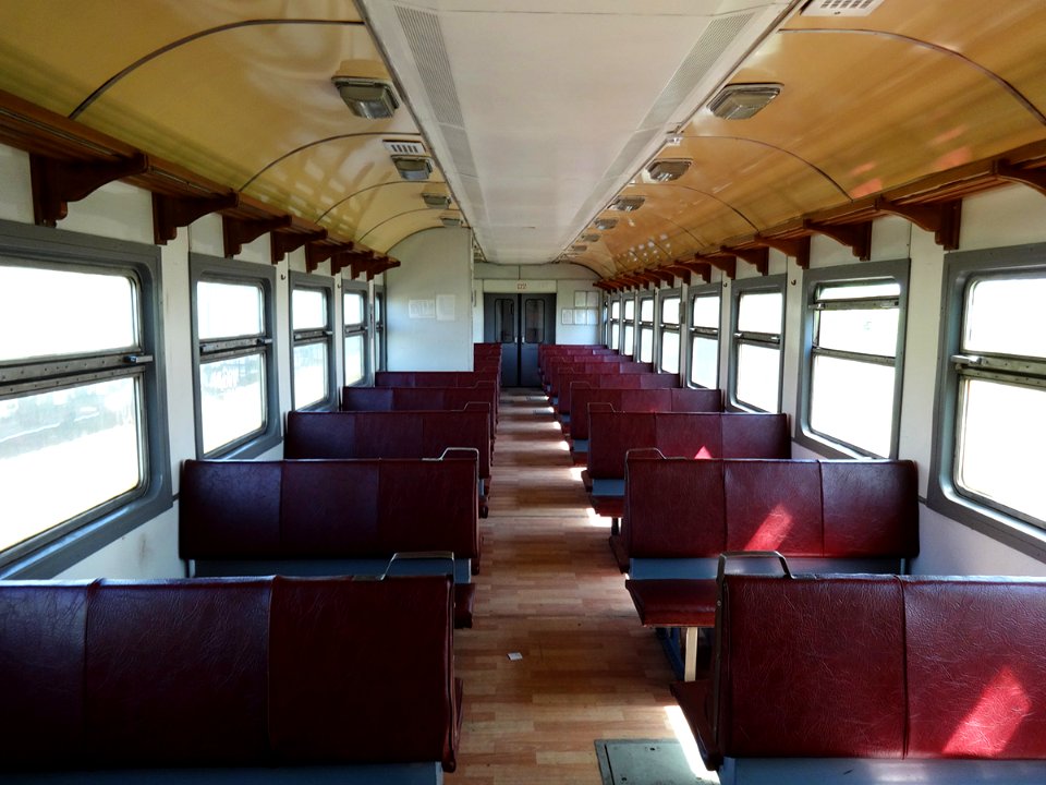 ER9M-585-02 interior