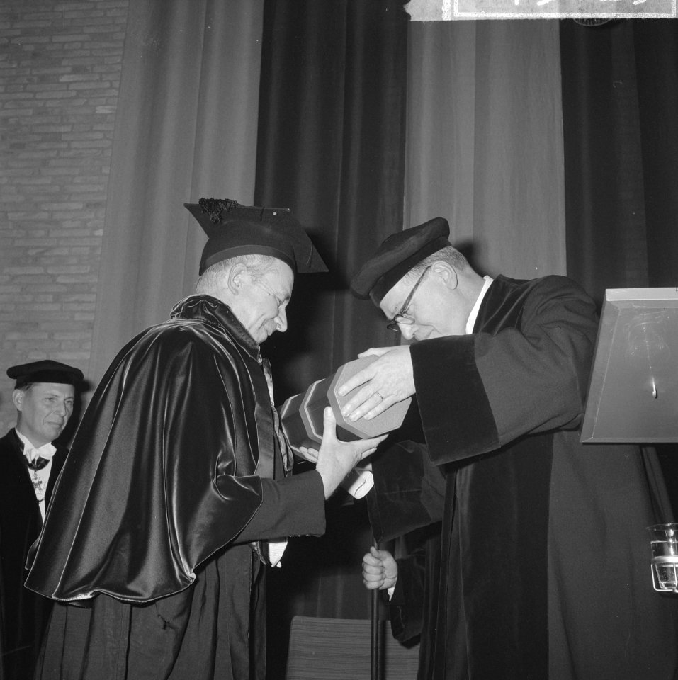 Eredoctoraten in Tilburg. Colin Clark, professor aan de universiteit van Oxford , Bestanddeelnr 914-5125