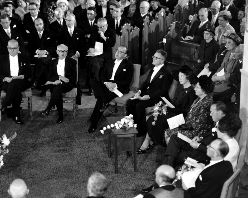 Eredoctoraat voor Koningin Juliana in Martinikerk te Groningen verleend, overzic, Bestanddeelnr 916-5737