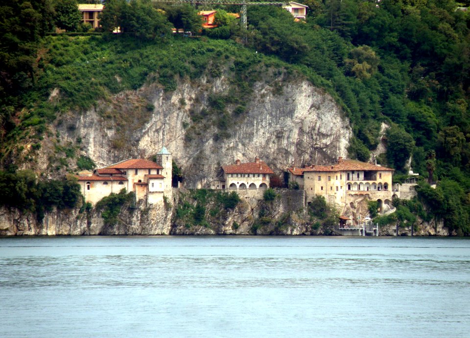 Eremo di Santa Caterina del Sasso 1