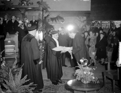 Eredoctoraat van de Economische Hogeschool Rotterdam voor minister-president Dre, Bestanddeelnr 903-0888