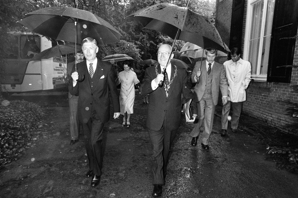 Ereburgers, ministers-presidenten, Bestanddeelnr 930-9901
