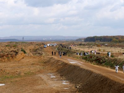Ende Gelände November 2017 - Activists and police next to the pit photo