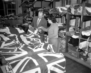 Engelse vlaggenproduktie ivm het aanstaand Engels Koninklijk bezoek, Bestanddeelnr 909-3083 photo