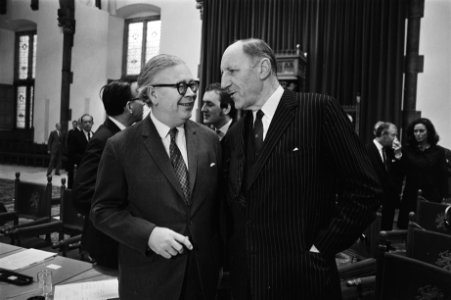 Engelse conservatieve politicus Rippon (l) en minister Luns, Bestanddeelnr 924-4672