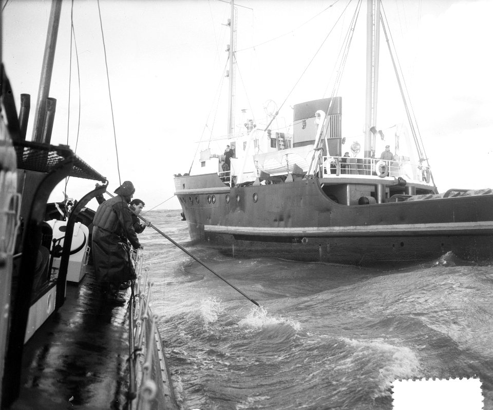 Engelse Ss. Radmar op zandplaat Hoek van Holland, Bestanddeelnr 904-9250