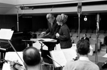 Engelse zangeres Sheila Southern tijdens repetitie in Hilversum voor radioprogra, Bestanddeelnr 914-7449
