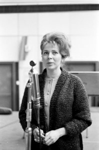 Engelse zangeres Sheila Southern tijdens repetitie in Hilversum voor radioprogra, Bestanddeelnr 914-7448