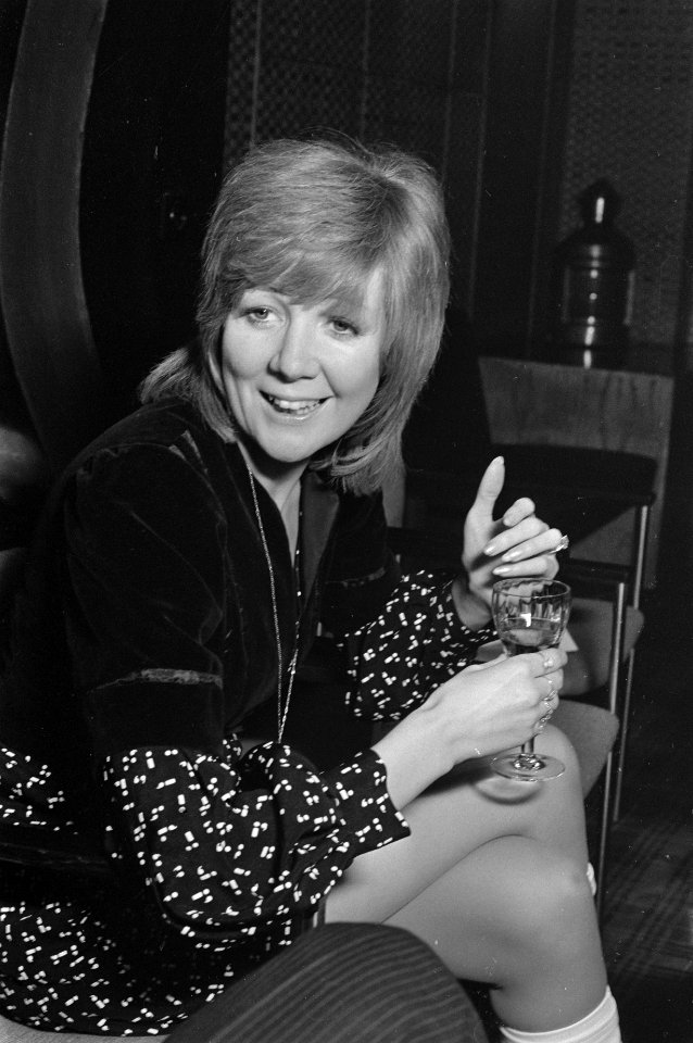 Engelse zangeres Cilla Black hield persconferentie in Apollo hotel Amsterdam. Ci, Bestanddeelnr 923-2592