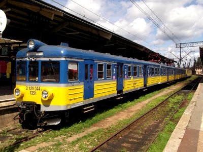 EN57-973, Польша, Поморское воеводство, станция Гданьск-Главный (Trainpix 94998)