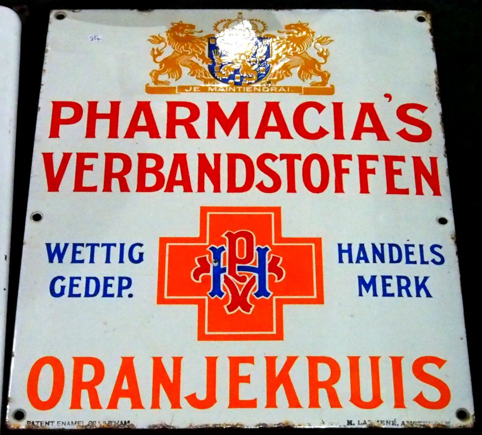 Enamel advert, Pharmacia's verbandstoffen, Oranjekruis