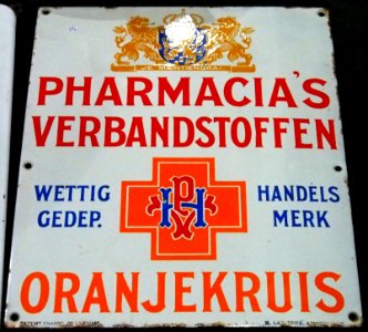 Enamel advert, Pharmacia's verbandstoffen, Oranjekruis
